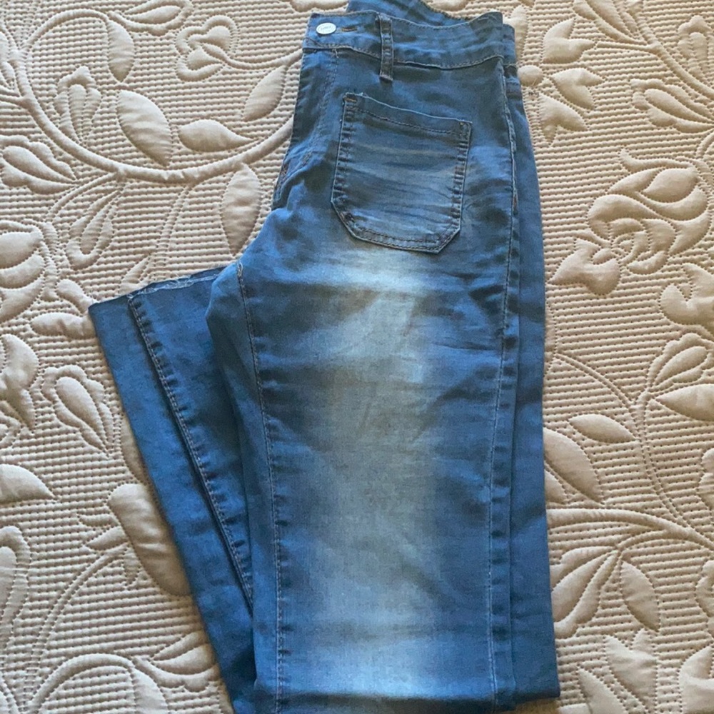 Y2K/Early 2000’s wide leg jeans